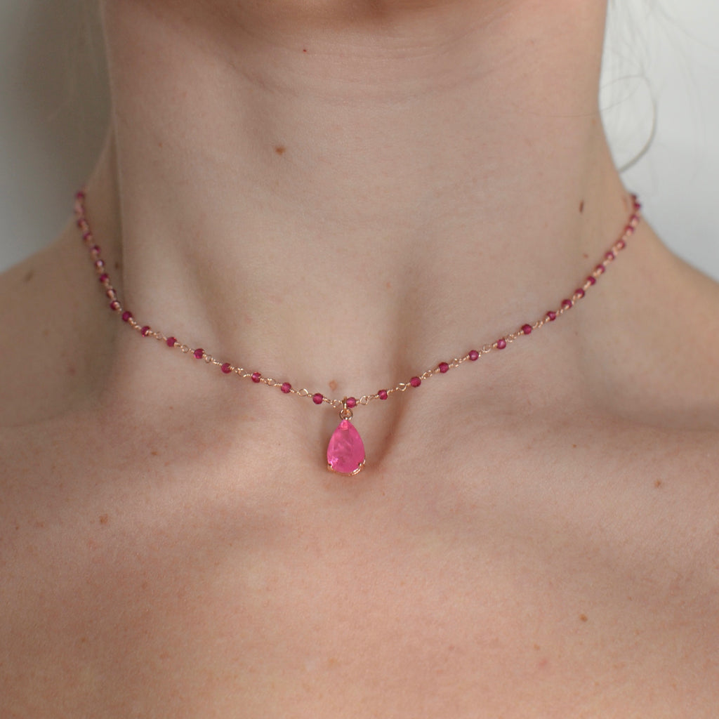 Girocollo argento rose’ con pietre rosa e pendente zircone goccia rosa