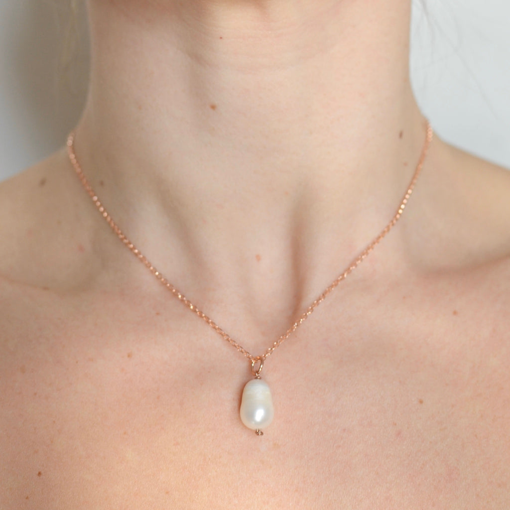 Girocollo argento rose’ con perla pendente