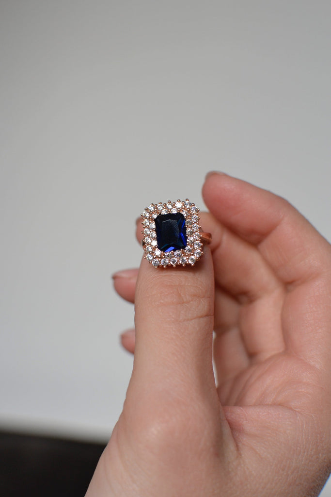 Anello argento rose’ con zircone rettangolare blu Misura regolabile