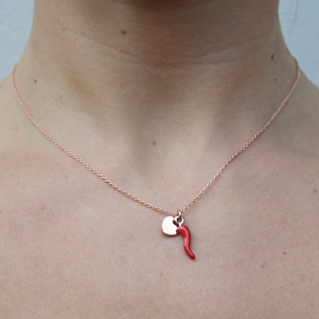 Girocollo argento rose’ con cornetto rosso e cuore pendente